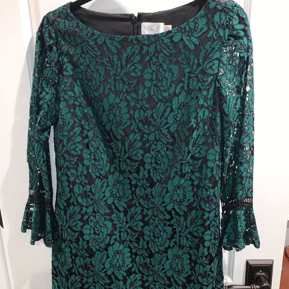 Bell Sleeve Lace Cocktail Dress